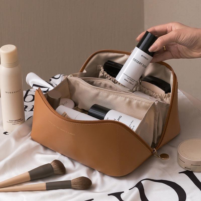 Large Capacity Leather Makeup Bag Travel Cosmetic Organizer - Image 2