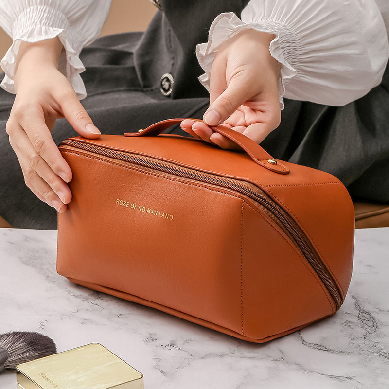 Large Capacity Leather Makeup Bag Travel Cosmetic Organizer - Image 3